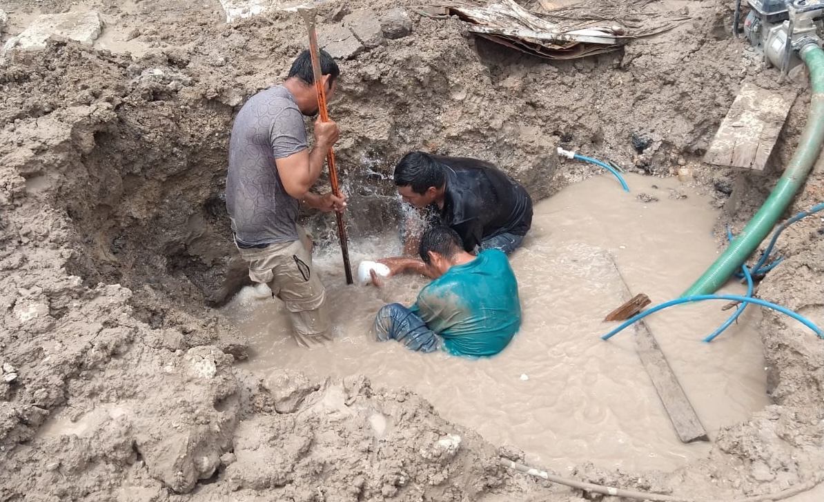 Realiza COMAPA reparación de fuga de agua en fraccionamiento Los Virreyes