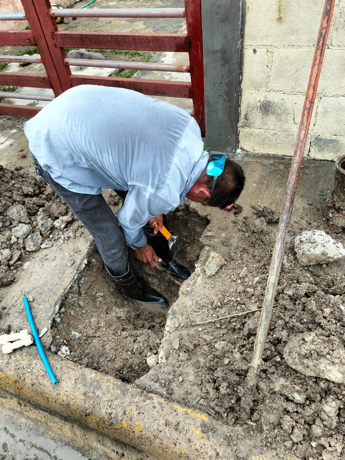 Reparó COMAPA fugas de agua potable en Jarechina Norte y Jarachina Sur