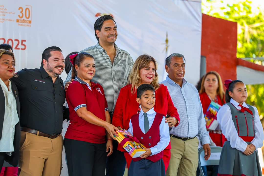 Inauguraron el Alcalde Carlos Peña Ortiz y Comisionado de Energía de Tamaulipas, José Ramón Silva Arizabalo inicio de clases 2024