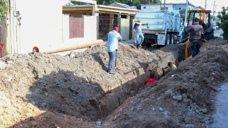 Inició COMAPA rehabilitación de drenaje sanitario en la colonia Emiliano Zapata