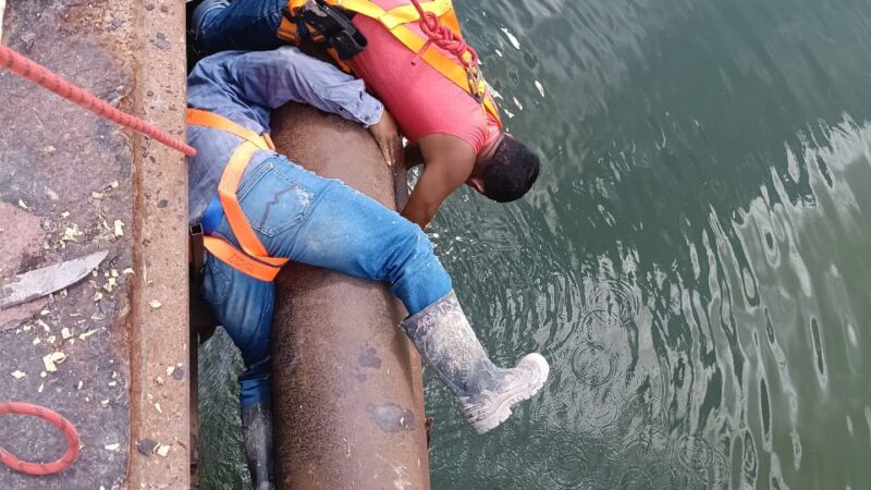 Reparó COMAPA fuga de agua potable sobre Puente Negro del Canal Anzalduas