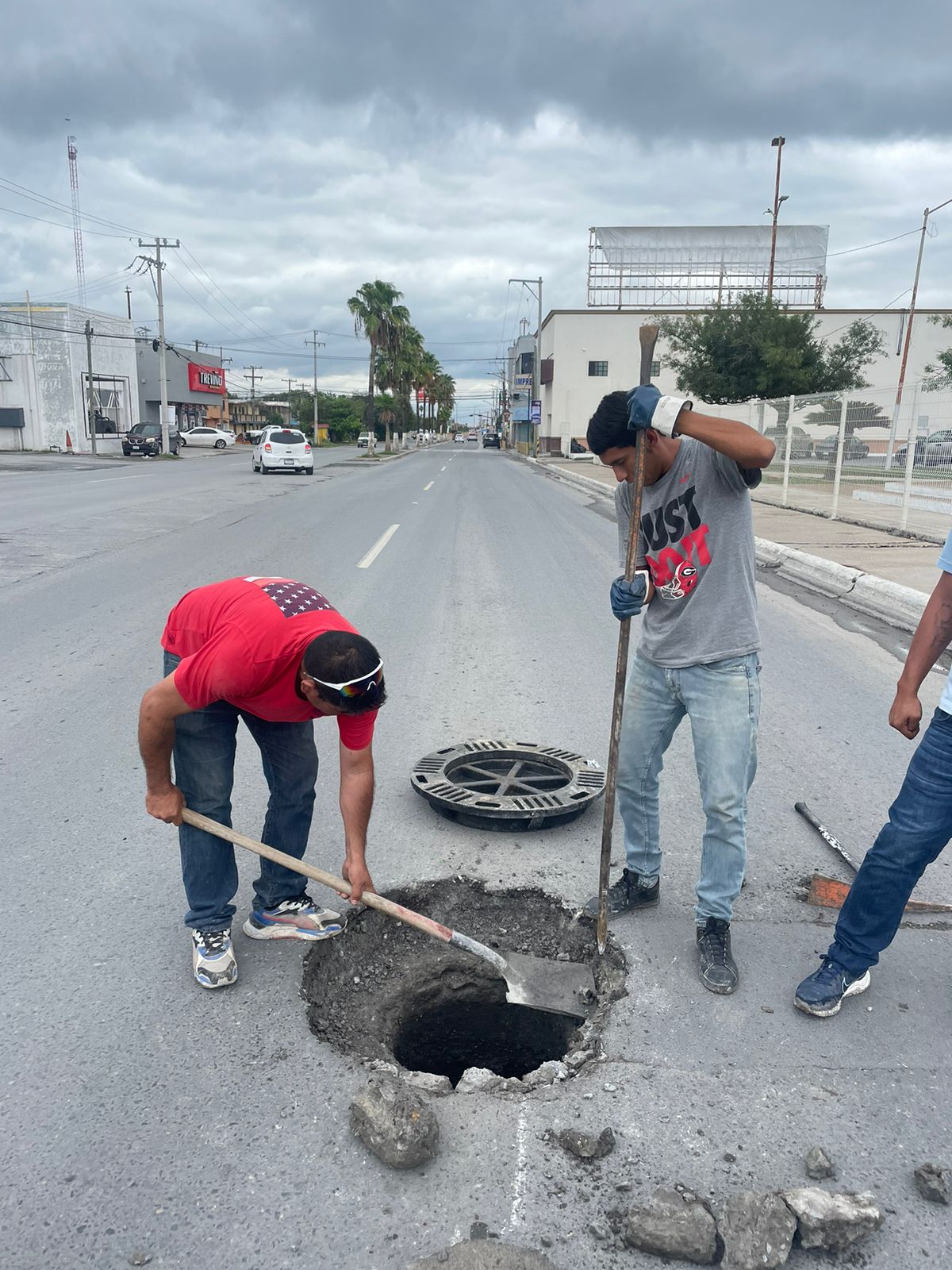 Realizó COMAPA instalación de brocales en distintos puntos de la ciudad