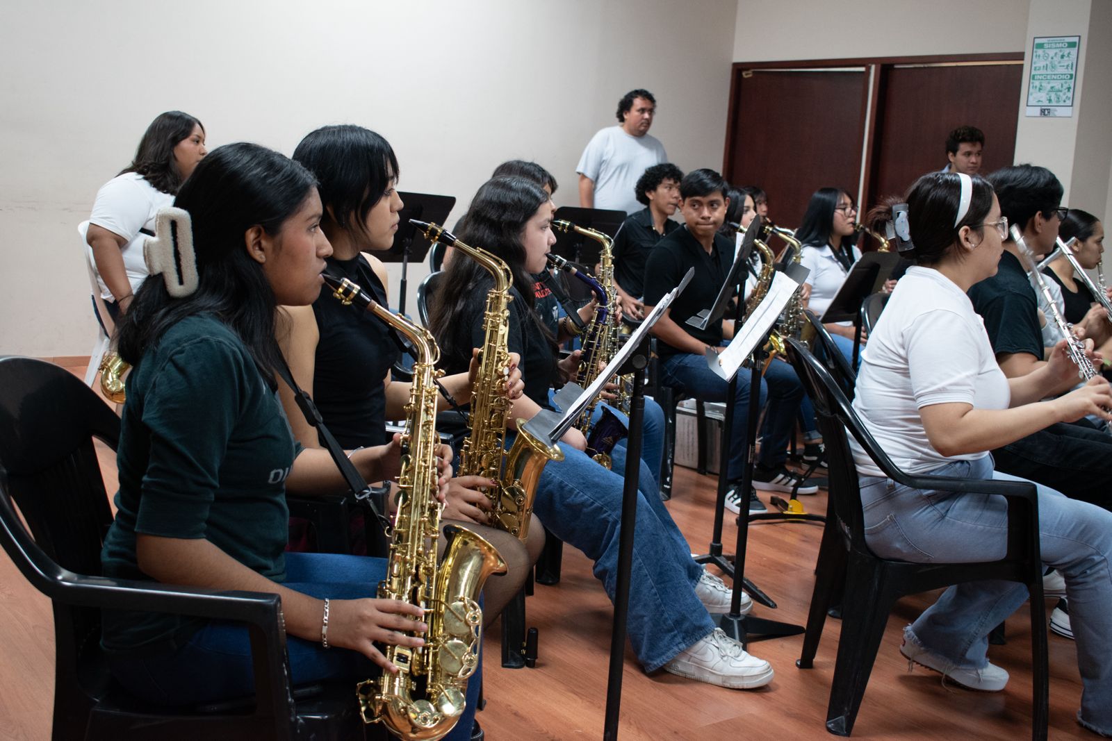 Aprende a tocar saxofón desde cero en el IRCA