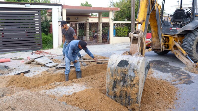 Inició COMAPA trabajos de rehabilitación de drenaje sanitario en la colonia Rosita 