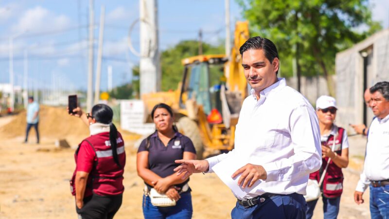 Acompañaron vecinos al Alcalde Carlos Peña Ortiz en supervisión de obra por más de 8 MDP