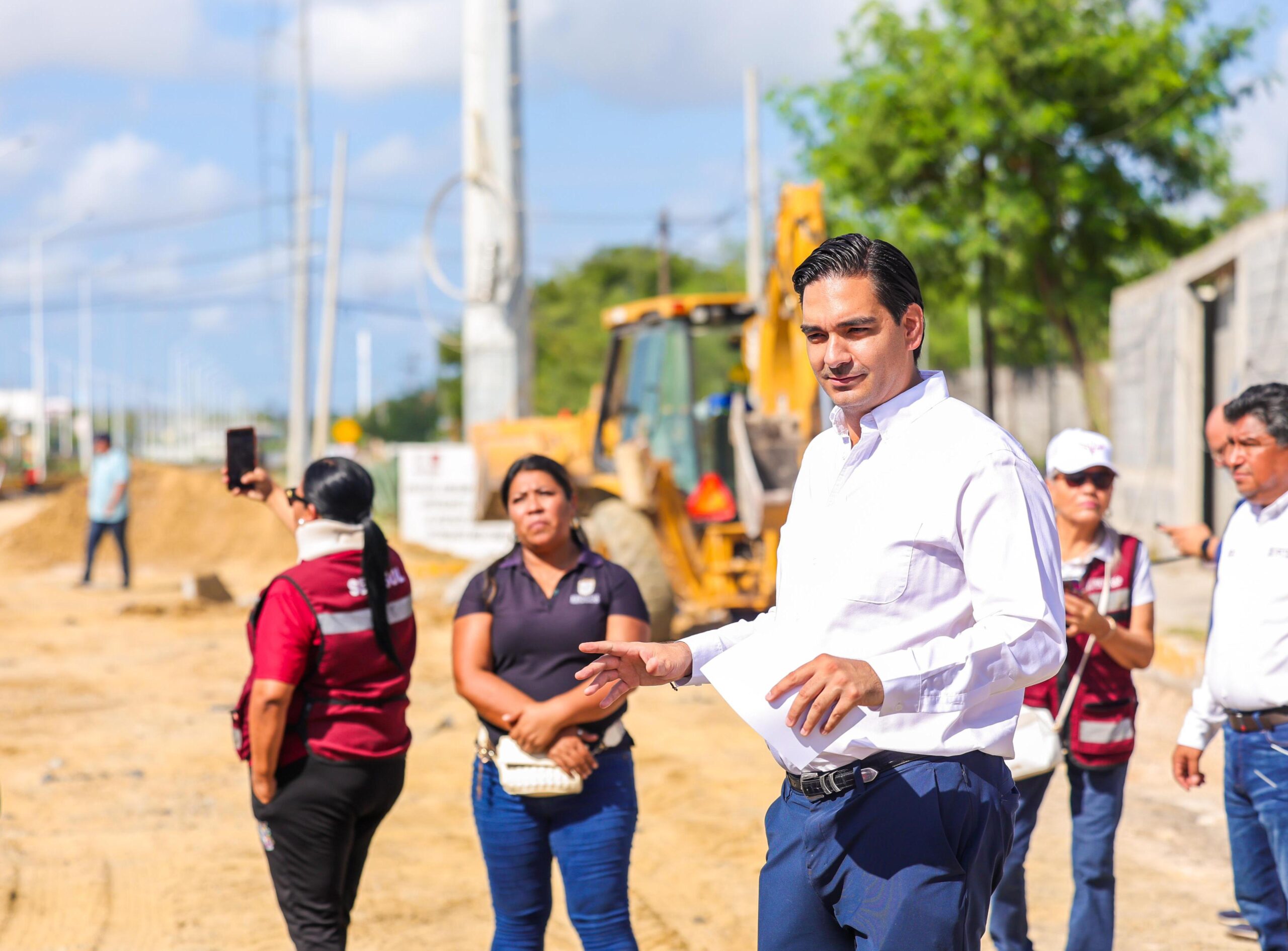 Acompañaron vecinos al Alcalde Carlos Peña Ortiz en supervisión de obra por más de 8 MDP